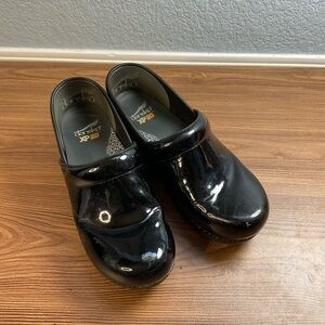Dansko XP 2.0 Professional Clogs Black Patent Leather EU 38